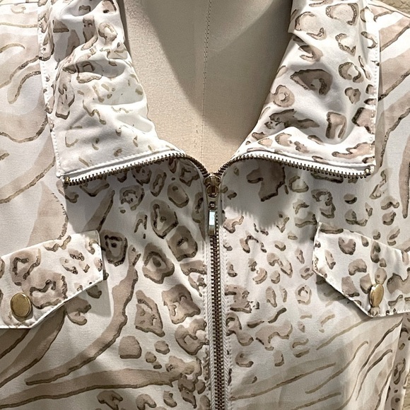 Chico’s Zenergy Animal Foil Vest - Picture 2 of 7